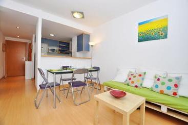 Apartamentos Royal Marine
