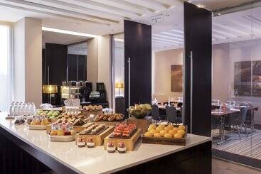 هتل Centro Barsha By Rotana