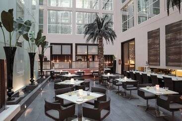 هتل Centro Barsha By Rotana