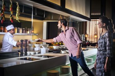 هتل Centro Barsha By Rotana