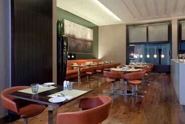 هتل Centro Barsha By Rotana