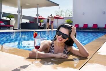 هتل Centro Barsha By Rotana