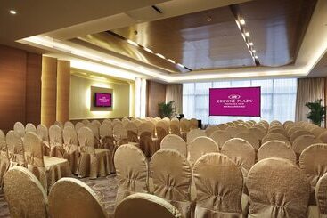 هتل Crowne Plaza Yantai Sea View, An Ihg