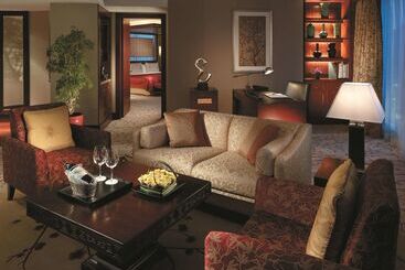 هتل Futian Shangri La, Shenzhen,near To Shenzhen Convention&exhibition Centre, Futian Railway Station