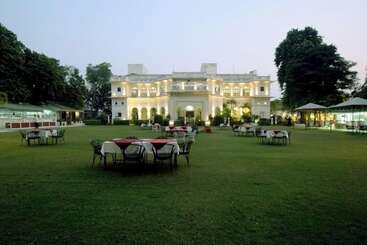 هتل Hari Mahal Palace By Pachar Group