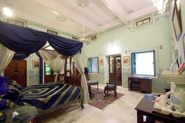 هتل Hari Mahal Palace By Pachar Group
