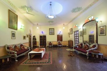 هتل Hari Mahal Palace By Pachar Group