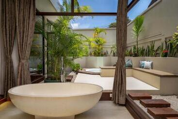 هتل Heritage Suites