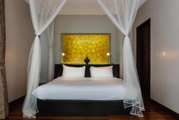 هتل Heritage Suites