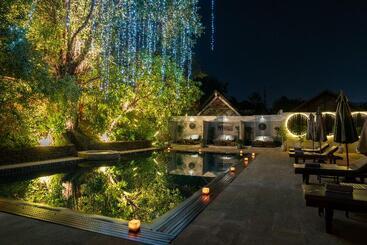 هتل Heritage Suites
