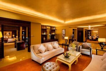 هتل Hilton Hefei