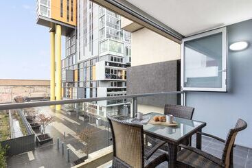 هتل Istay Precinct Adelaide