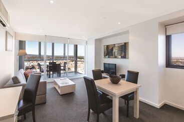 هتل Istay Precinct Adelaide
