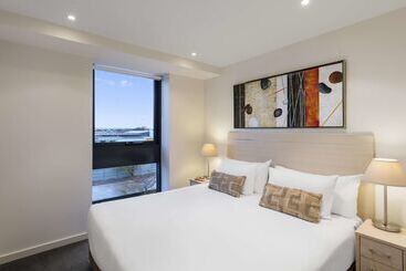 هتل Istay Precinct Adelaide