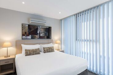 هتل Istay Precinct Adelaide
