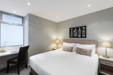 هتل Istay Precinct Adelaide