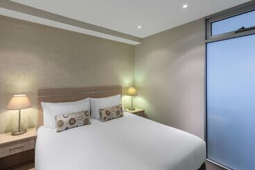 هتل Istay Precinct Adelaide