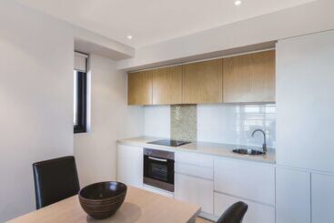 هتل Istay Precinct Adelaide