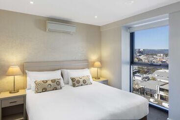 هتل Istay Precinct Adelaide