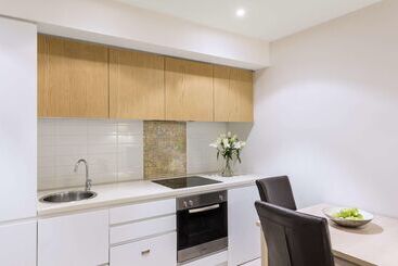 هتل Istay Precinct Adelaide