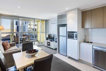 هتل Istay Precinct Adelaide