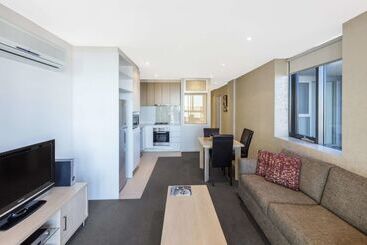 هتل Istay Precinct Adelaide