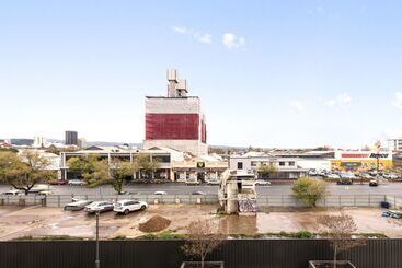 هتل Istay Precinct Adelaide