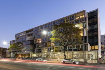 هتل Istay Precinct Adelaide