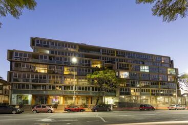 هتل Istay Precinct Adelaide