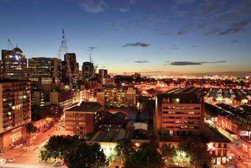 هتل Mercure Melbourne Therry Street