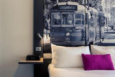 هتل Mercure Melbourne Therry Street