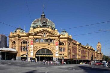 هتل Mercure Melbourne Therry Street