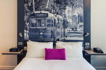 هتل Mercure Melbourne Therry Street