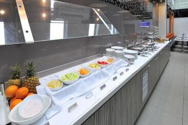 هتل Mercure Melbourne Therry Street