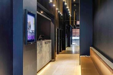هتل Mercure Melbourne Therry Street