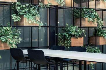 هتل Mercure Melbourne Therry Street