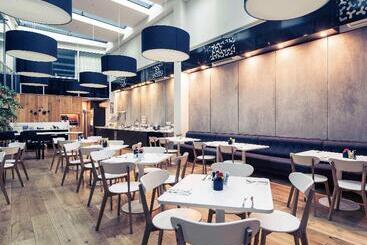هتل Mercure Melbourne Therry Street