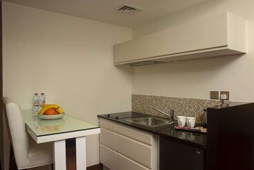 هتل Number One Tower Suites