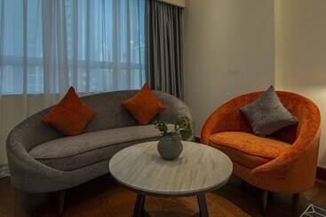 هتل Number One Tower Suites