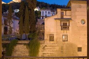 هتل Palacio De Mariana Pineda