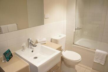 هتل Quest Chermside