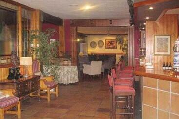 هتل Sno Villa De Sallent 4
