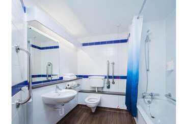 هتل Travelodge London Central City Road