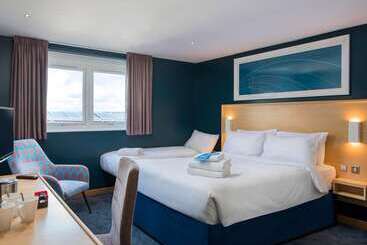هتل Travelodge London Central City Road