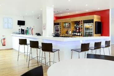 هتل Travelodge London Central City Road