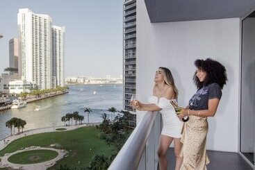 Отель W Miami