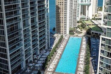 Отель W Miami