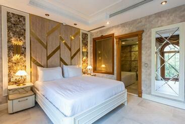 هتل Wyndham Istanbul Old City