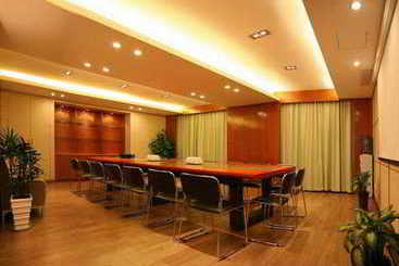 هتل Yijia Business Inn