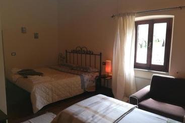 تختخواب و صبحانه Casale San Fortunato